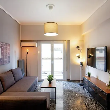 Comfy Athenian 1bd Next To Neos Kosmos Metro *